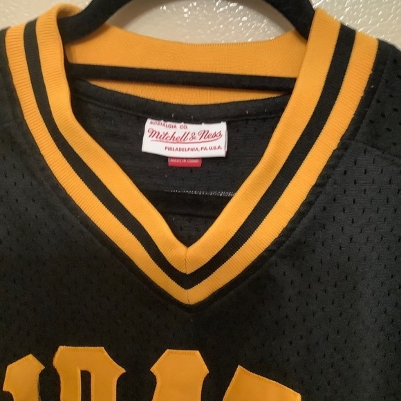 Mitchell & Ness Authentic Willie Stargell # 8 Pittsburg Pirates Jersey - Picture 2 of 9